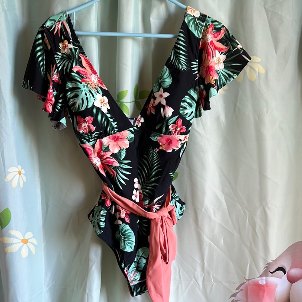 CUPSHE Elegant Tropical Flowered Ruffled Sleeved One Piece Swimsuit